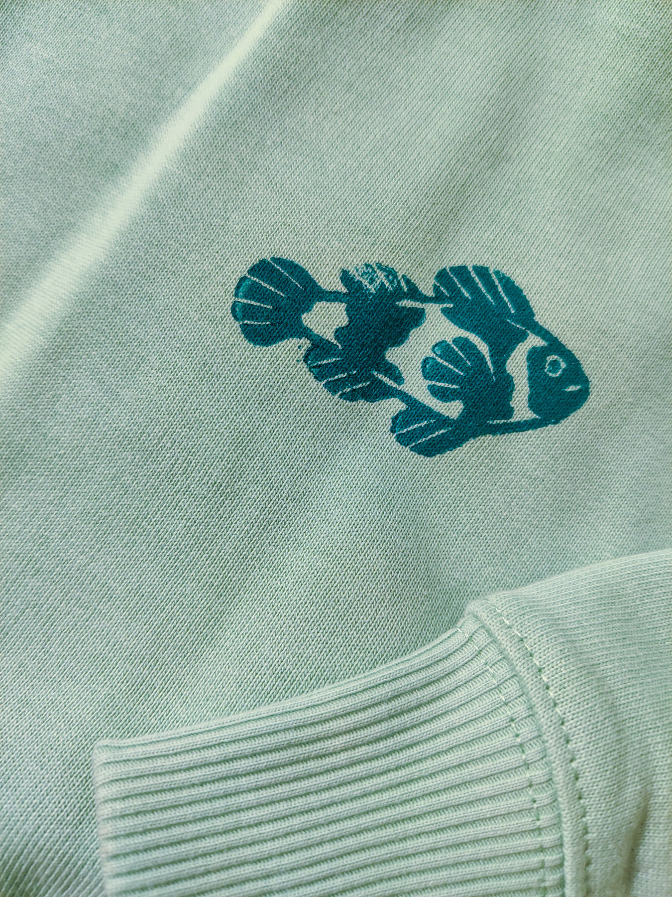 4thereefsweater-detailfront