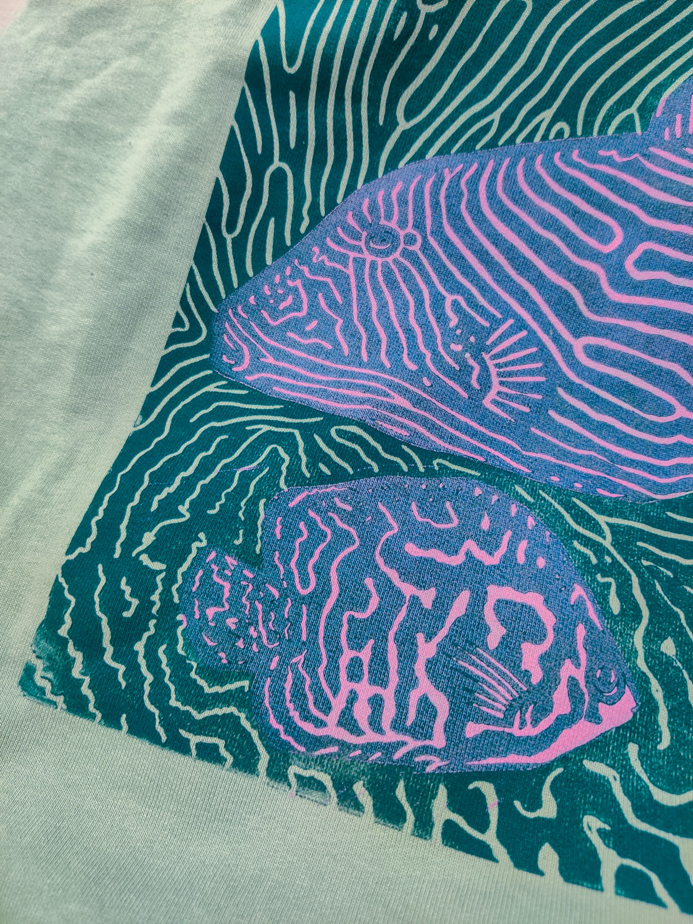 6thereefsweater-detailback